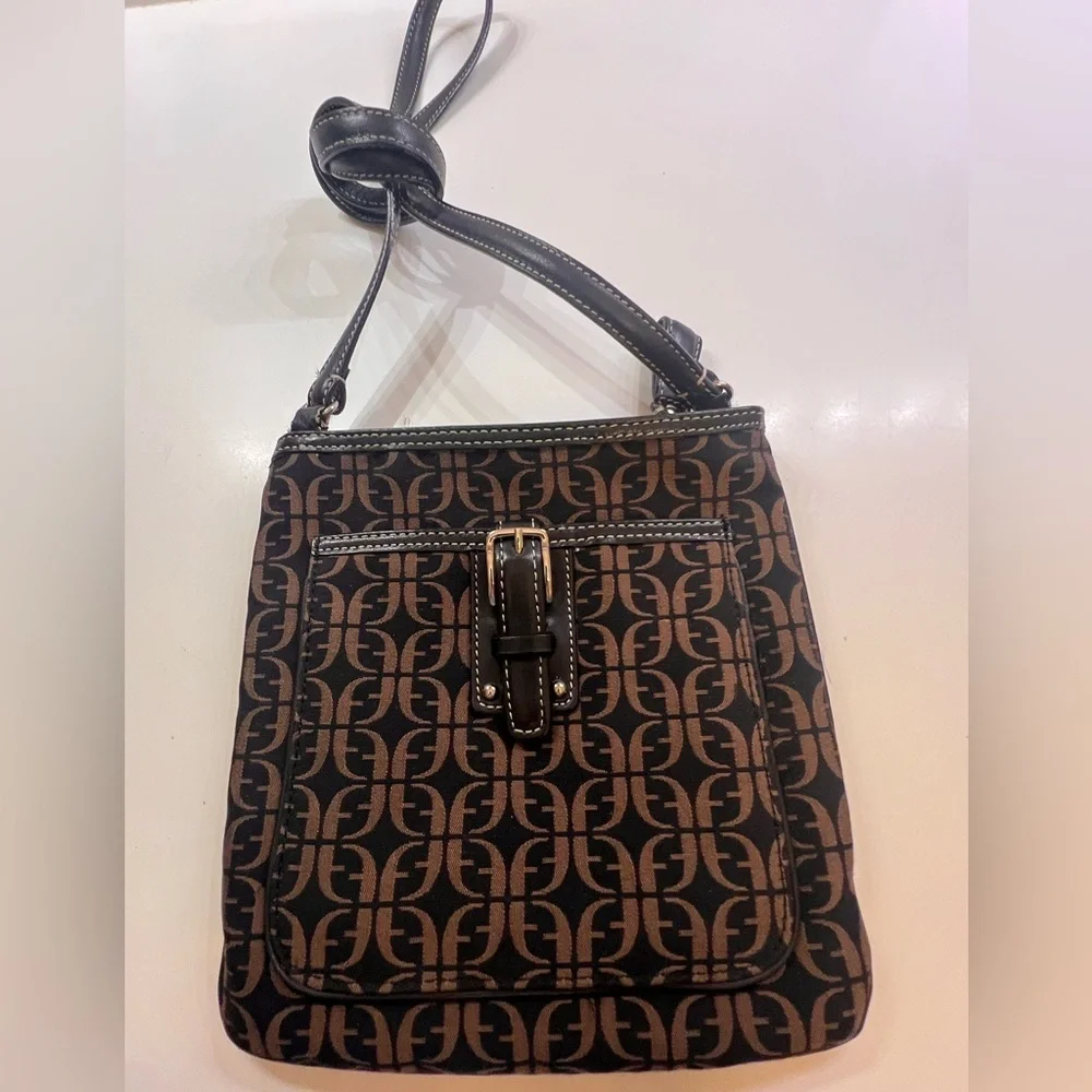 FOSSILL VINTAGE MONOGRAMMED CROSSBODY BROWN BAG W/BUCKLE AND SIDE POCKET
